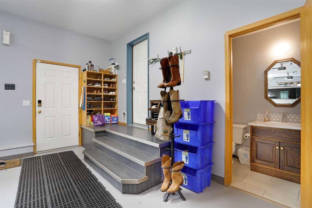 201076 Range Road 142, Rural Newell, County Of, AB - Indoor Photo Showing Other Room