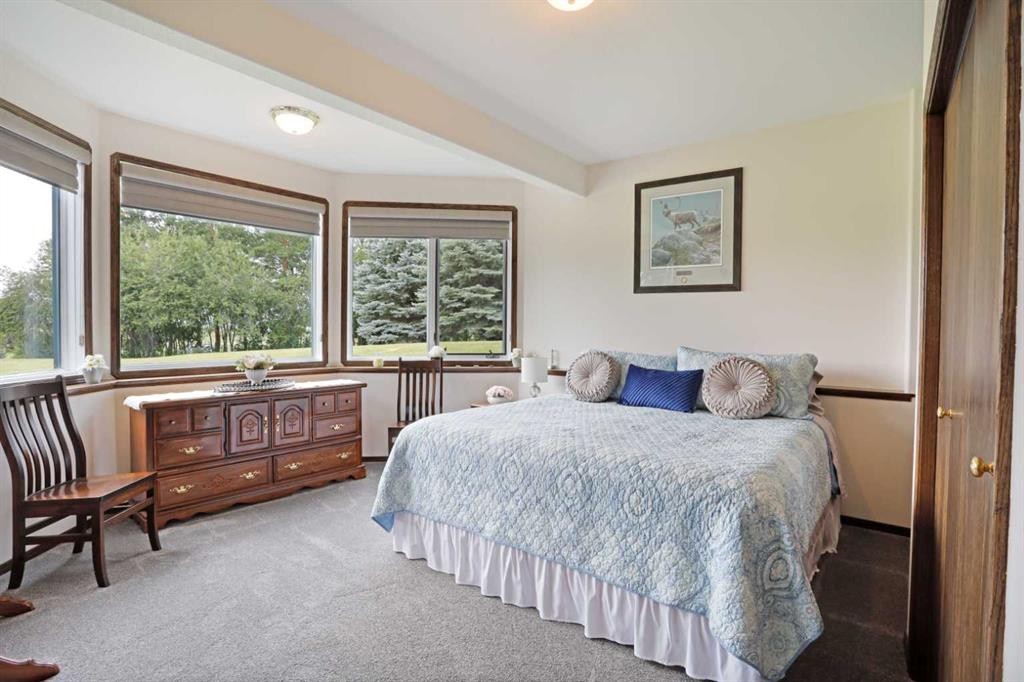 201076 Range Road 142, Rural Newell, County Of, AB - Indoor Photo Showing Bedroom