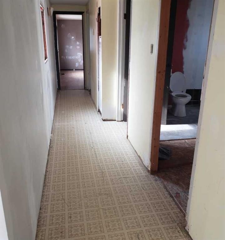 4806 6 Street, Coalhurst, AB - Indoor Photo Showing Other Room