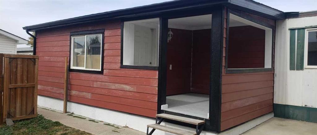 4806 6 Street, Coalhurst, AB - Outdoor With Exterior