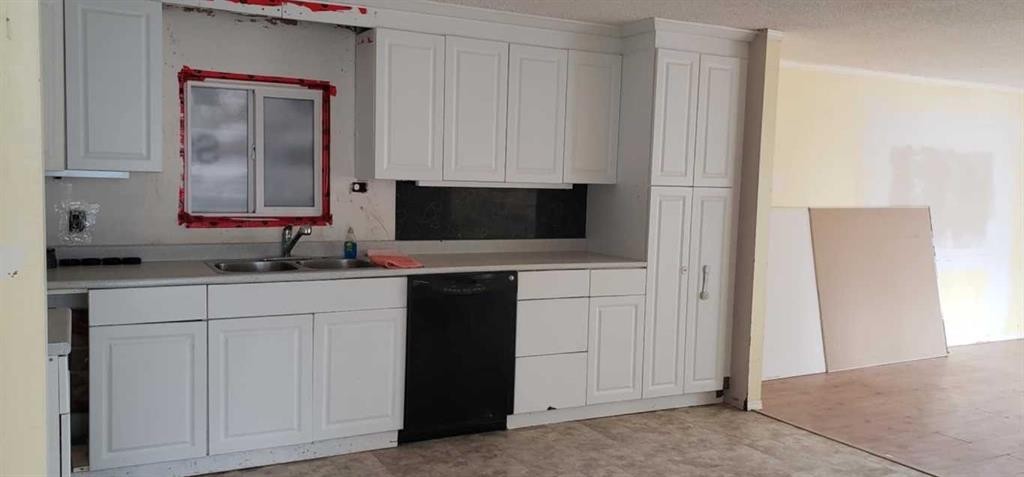 4806 6 Street, Coalhurst, AB - Indoor