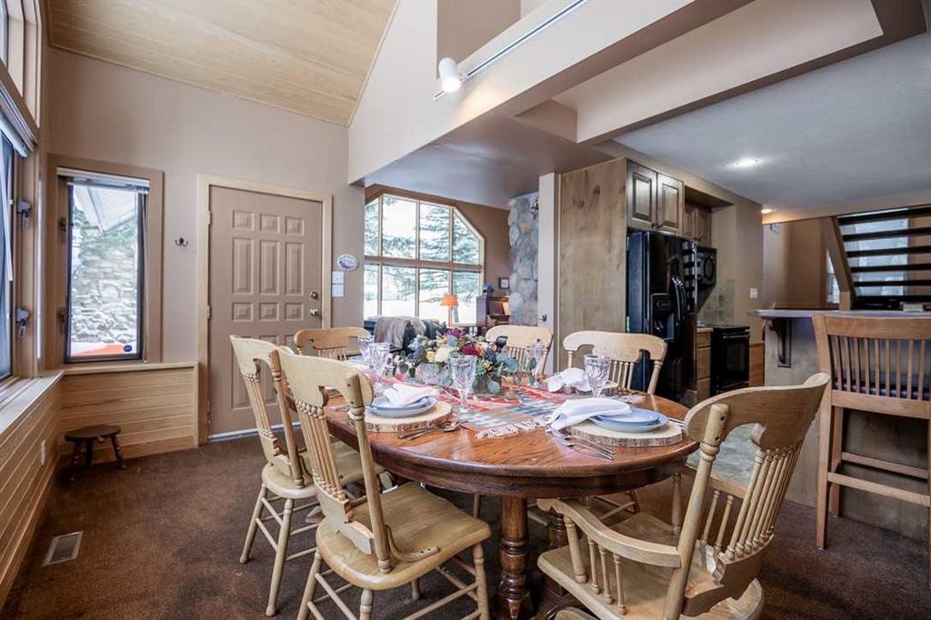 107 Mount View, Waterton Park, AB - Indoor Photo Showing Dining Room