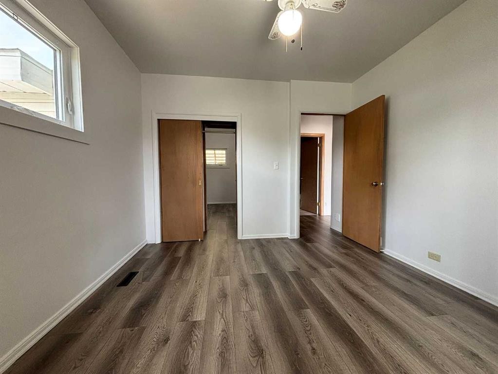 307 Centre Avenue, Coutts, AB - Indoor Photo Showing Other Room