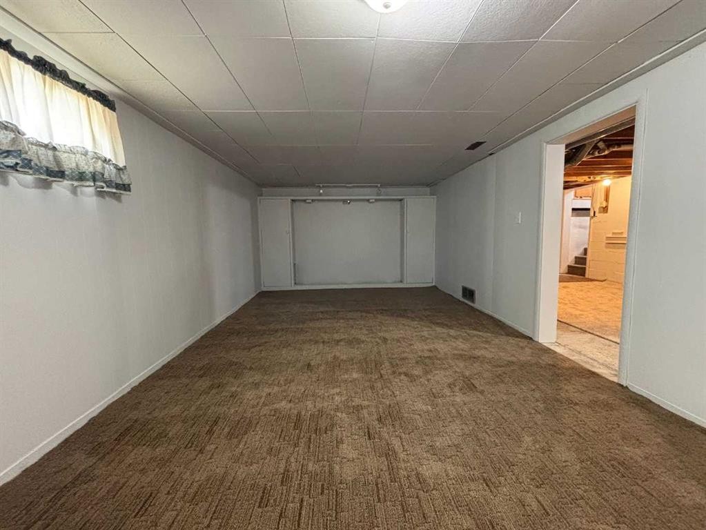 307 Centre Avenue, Coutts, AB - Indoor Photo Showing Other Room