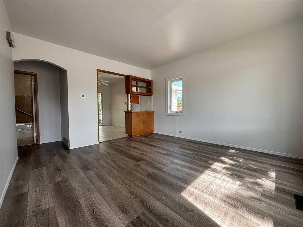 307 Centre Avenue, Coutts, AB - Indoor Photo Showing Other Room