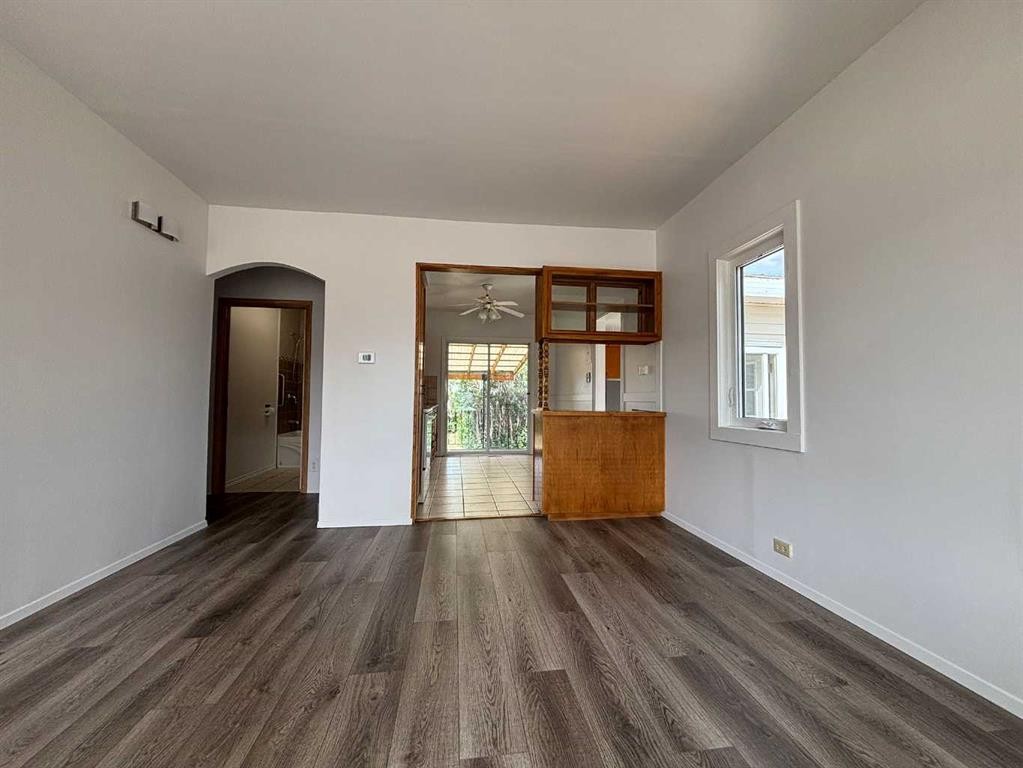 307 Centre Avenue, Coutts, AB - Indoor Photo Showing Other Room