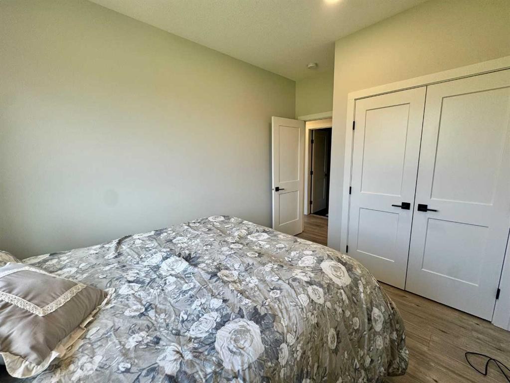 21426 29 Avenue, Bellevue, AB - Indoor Photo Showing Bedroom