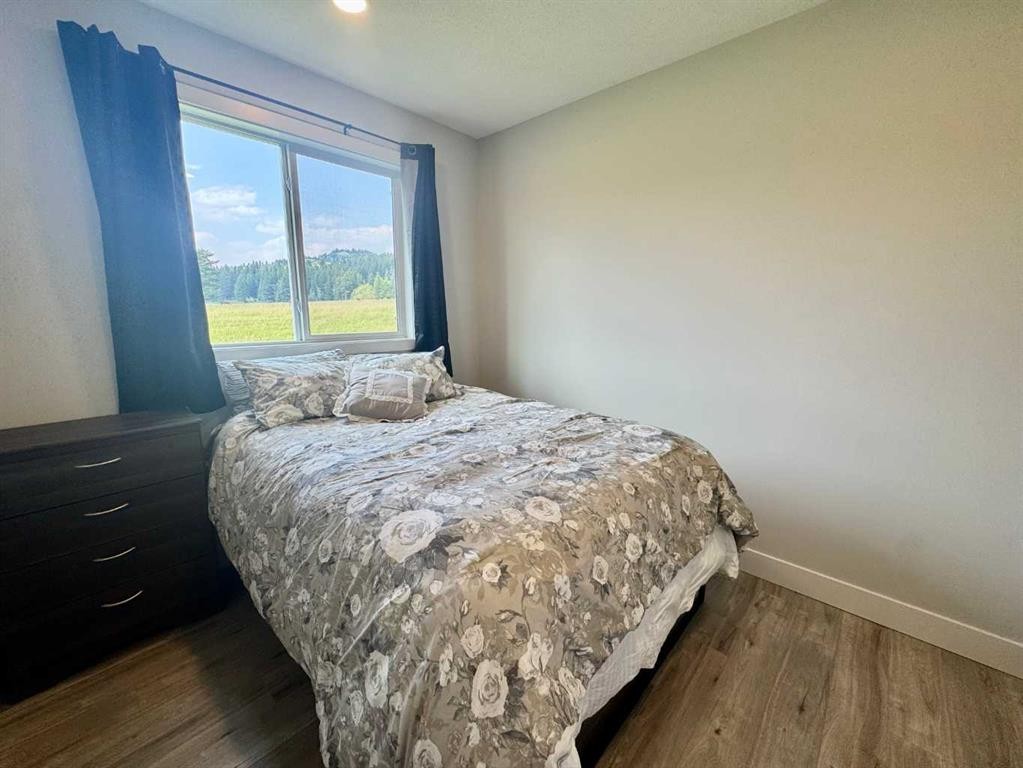 21426 29 Avenue, Bellevue, AB - Indoor Photo Showing Bedroom