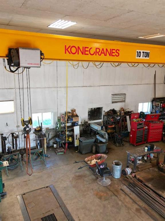 94038 Range Road 172, Rural Taber, M.D. Of, AB - Indoor Photo Showing Garage