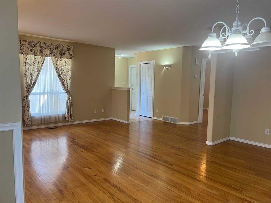 47 Squamish Boulevard West, Lethbridge, AB - Indoor Photo Showing Other Room