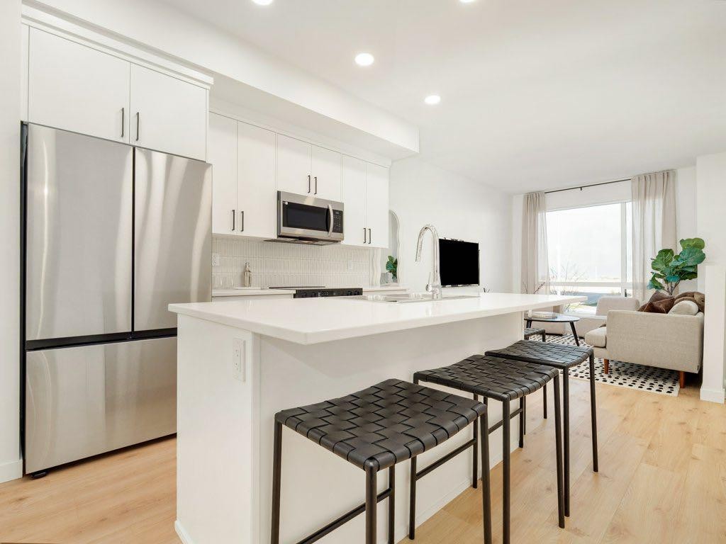 3026 47 Street South, Lethbridge, AB - Indoor Photo Showing Kitchen