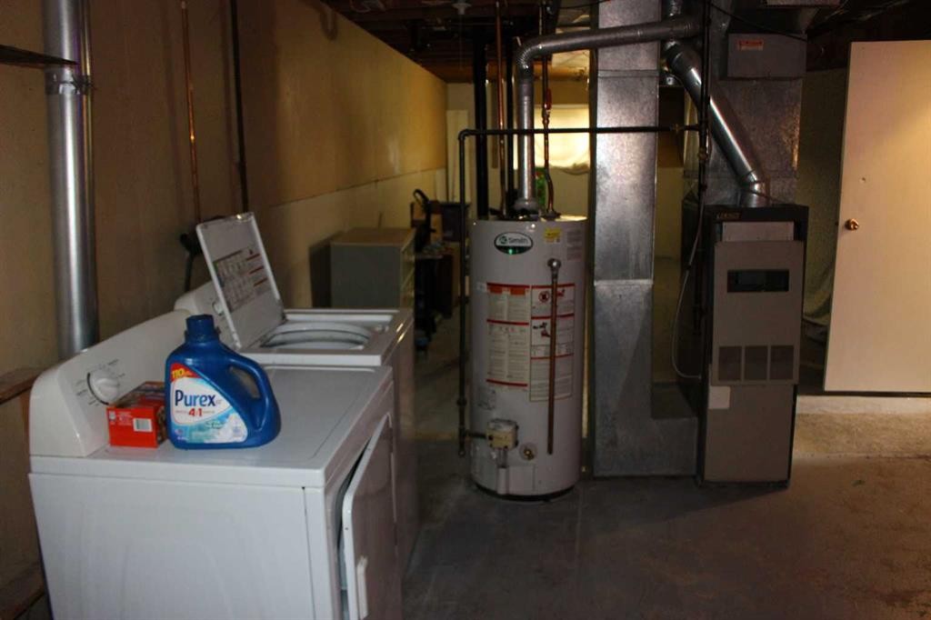 719 B Rosewood Avenue, Picture Butte, AB - Indoor Photo Showing Basement