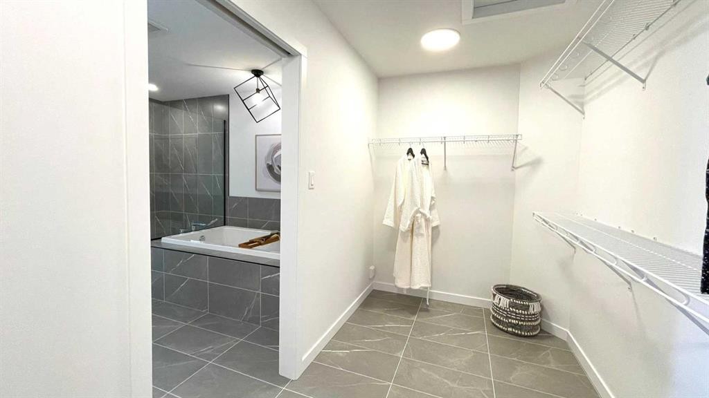 401 Blackwolf Boulevard North, Lethbridge, AB - Indoor