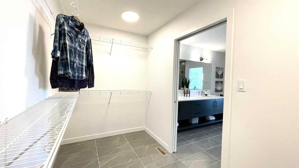 401 Blackwolf Boulevard North, Lethbridge, AB - Indoor