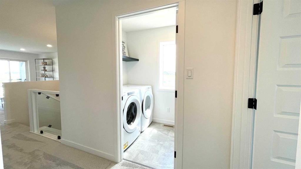 401 Blackwolf Boulevard North, Lethbridge, AB - Indoor Photo Showing Laundry Room
