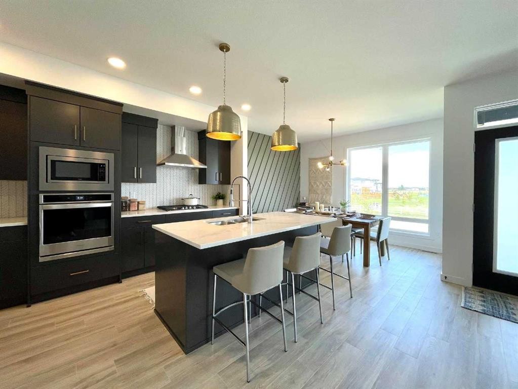 401 Blackwolf Boulevard North, Lethbridge, AB - Indoor Photo Showing Kitchen With Upgraded Kitchen