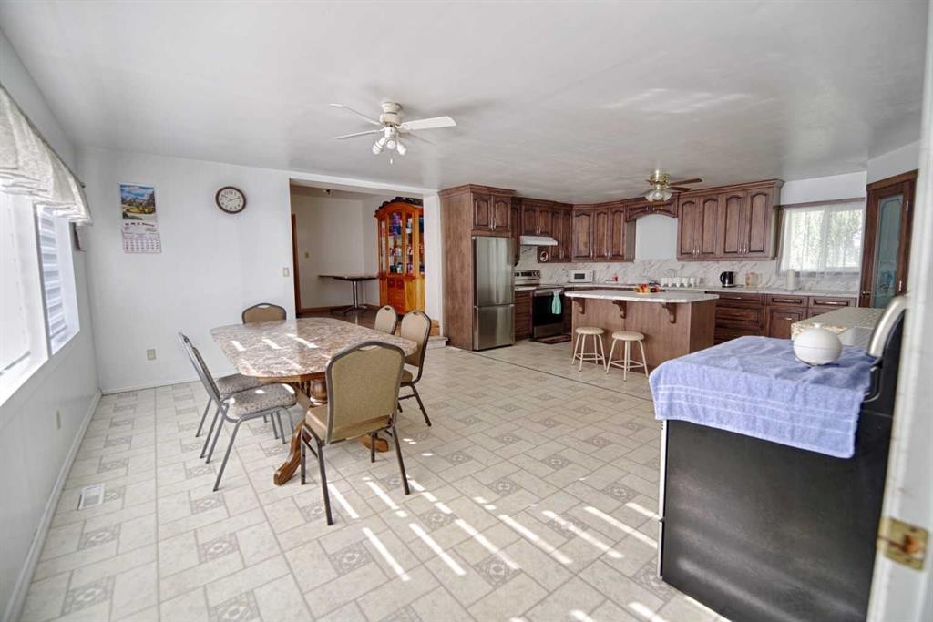143046 Range Road 171, Rural Taber, M.D. Of, AB - Indoor Photo Showing Dining Room