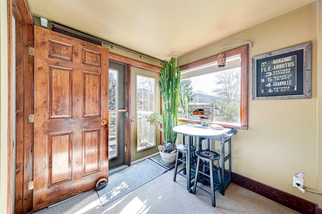 7806 20 Avenue, Coleman, AB - Indoor