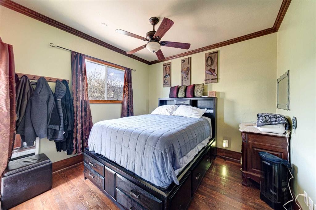 7806 20 Avenue, Coleman, AB - Indoor Photo Showing Bedroom