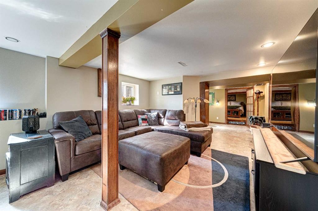 7806 20 Avenue, Coleman, AB - Indoor