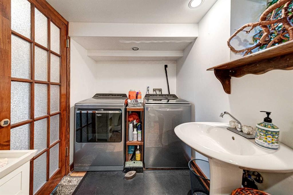 7806 20 Avenue, Coleman, AB - Indoor