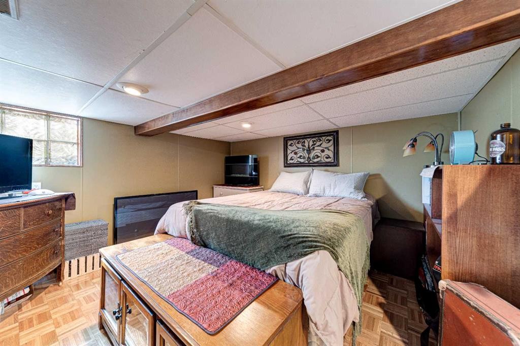 7806 20 Avenue, Coleman, AB - Indoor