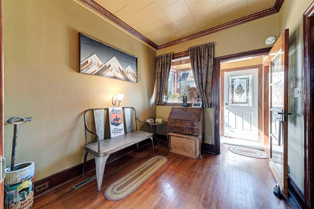 7806 20 Avenue, Coleman, AB - Indoor