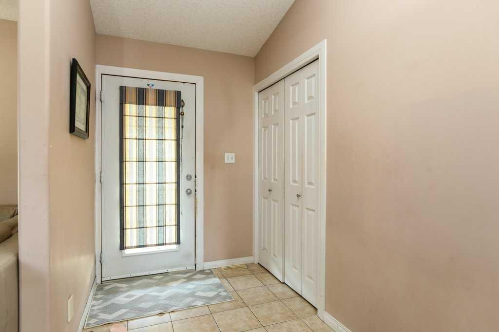 117 21 Street, Fort Macleod, AB - Indoor Photo Showing Other Room