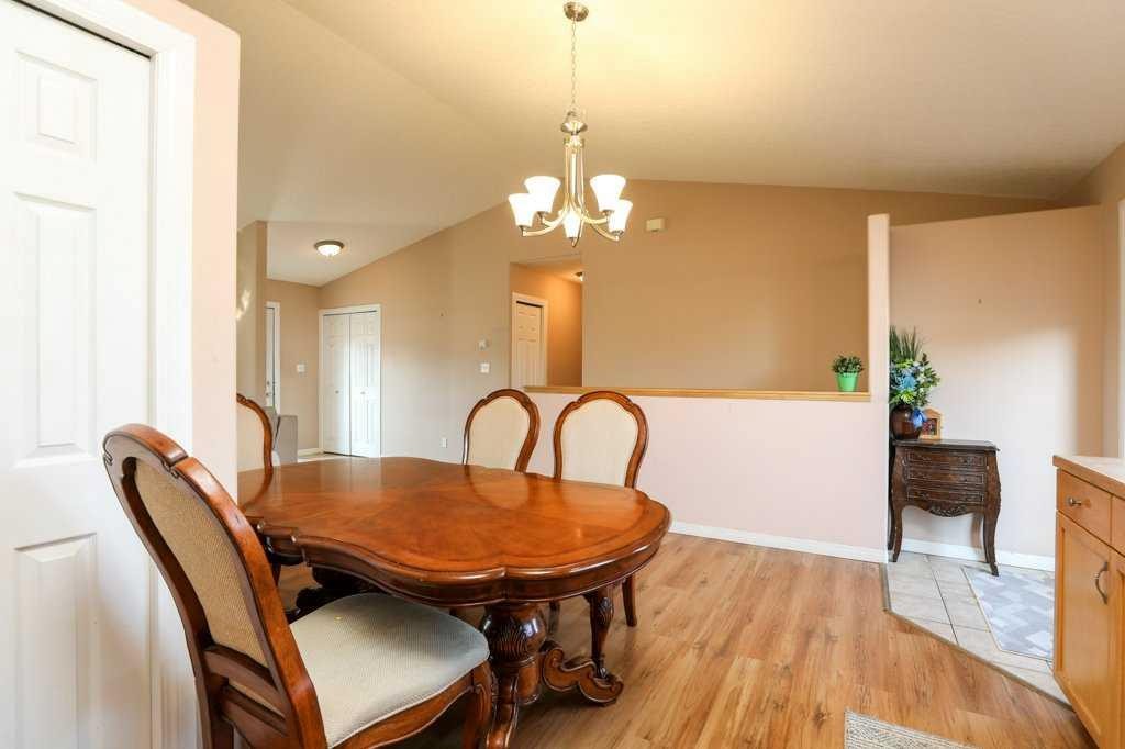 117 21 Street, Fort Macleod, AB - Indoor Photo Showing Dining Room