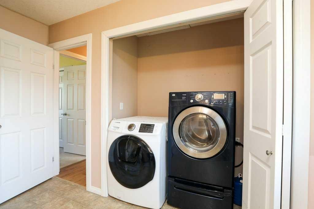 117 21 Street, Fort Macleod, AB - Indoor Photo Showing Laundry Room