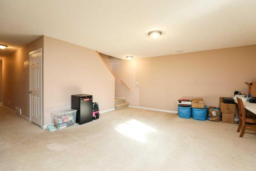 117 21 Street, Fort Macleod, AB - Indoor Photo Showing Other Room