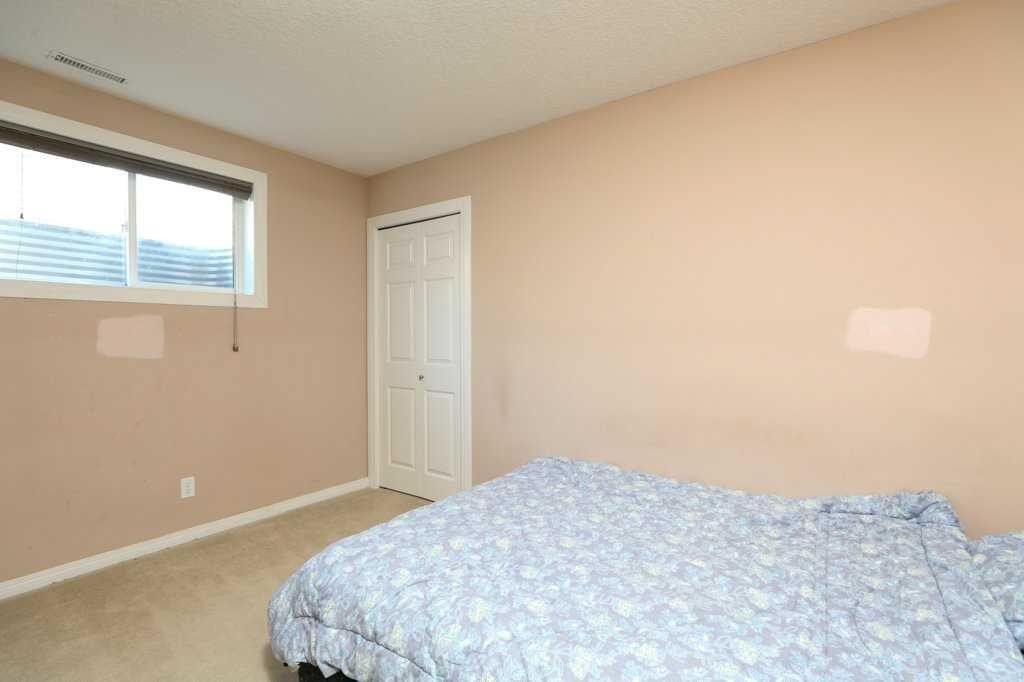 117 21 Street, Fort Macleod, AB - Indoor Photo Showing Bedroom