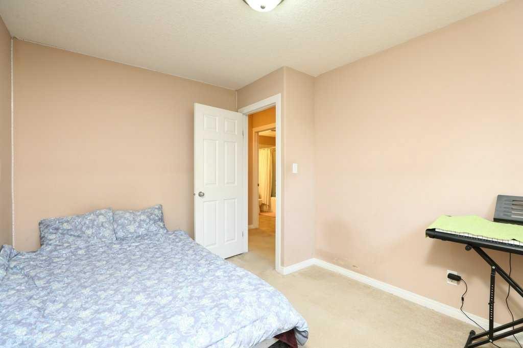 117 21 Street, Fort Macleod, AB - Indoor Photo Showing Bedroom