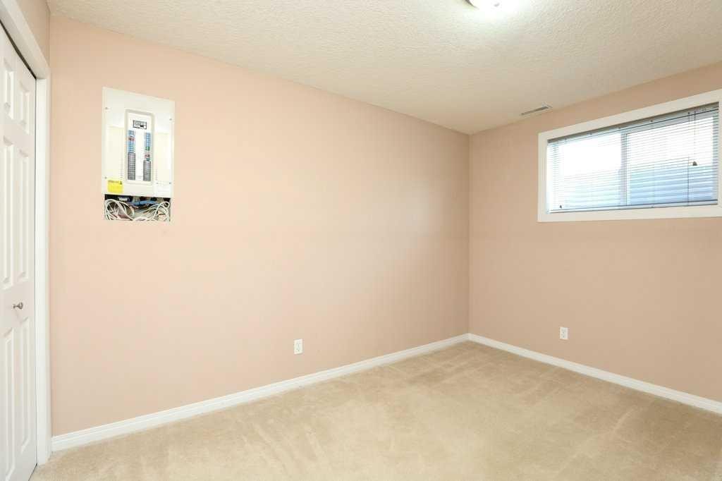 117 21 Street, Fort Macleod, AB - Indoor Photo Showing Other Room
