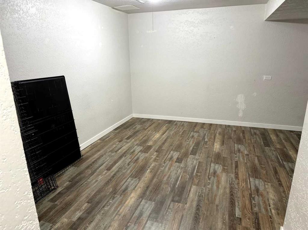 40 Cayuga Crescent West, Lethbridge, AB - Indoor Photo Showing Other Room