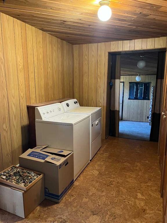 75 Center Street, Glenwood, AB - Indoor Photo Showing Laundry Room