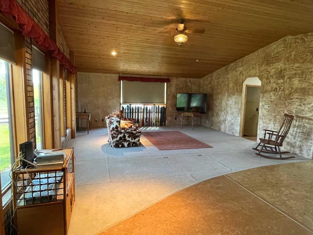 75 Center Street, Glenwood, AB - Photo Showing Other Room