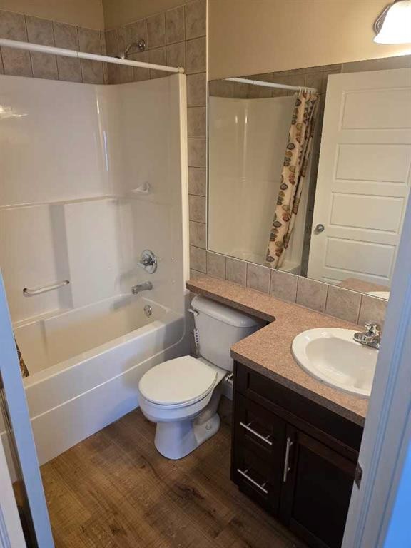 2216 18 Avenue, Coaldale, AB - Indoor Photo Showing Bathroom