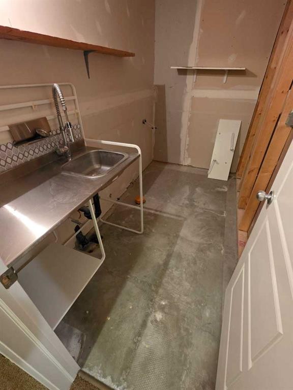 2216 18 Avenue, Coaldale, AB - Indoor Photo Showing Other Room