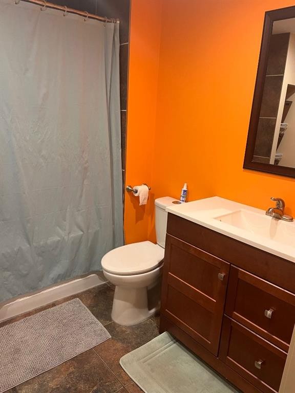 939 2Nd Avenue North, Vauxhall, AB - Indoor Photo Showing Bathroom