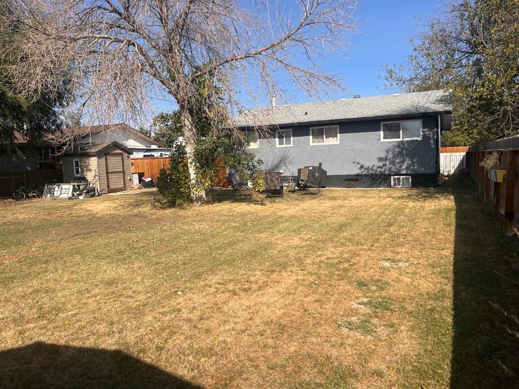 939 2Nd Avenue North, Vauxhall, AB - Outdoor