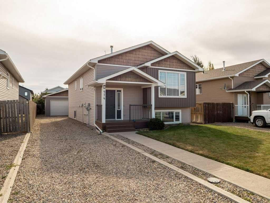 414 10A Street, Nobleford, AB - Outdoor With Facade