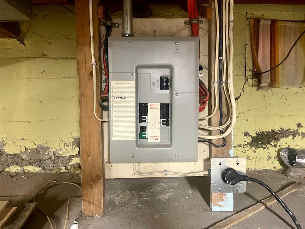 1803 5A Avenue North, Lethbridge, AB - Indoor Photo Showing Basement