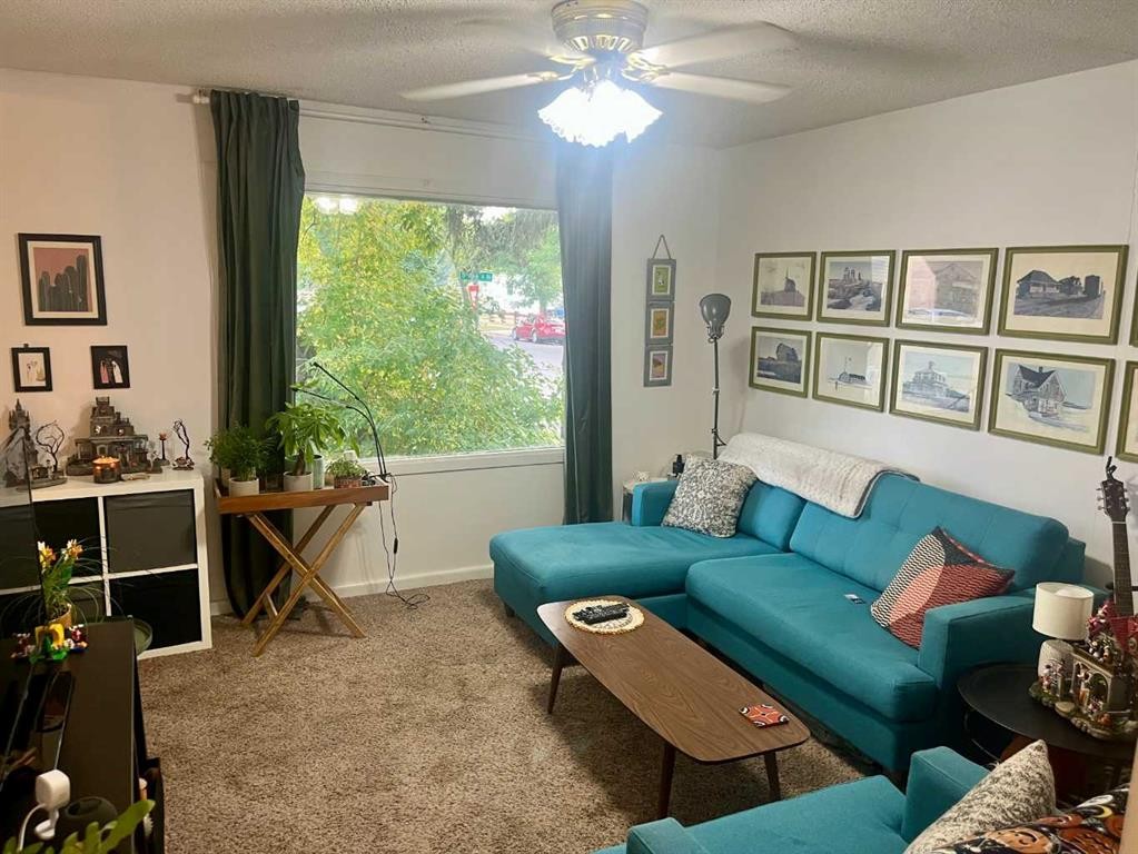 1803 5A Avenue North, Lethbridge, AB - Indoor Photo Showing Living Room