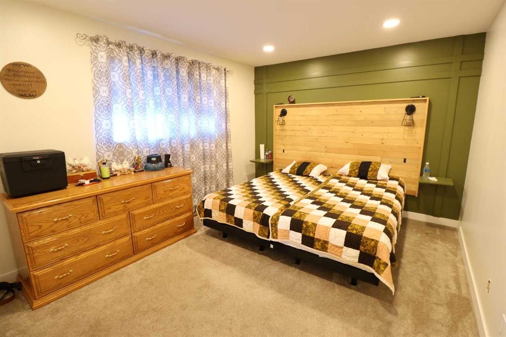 4615 52 Ave, Taber, AB - Indoor Photo Showing Bedroom