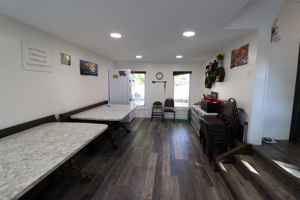 4615 52 Ave, Taber, AB - Indoor Photo Showing Other Room
