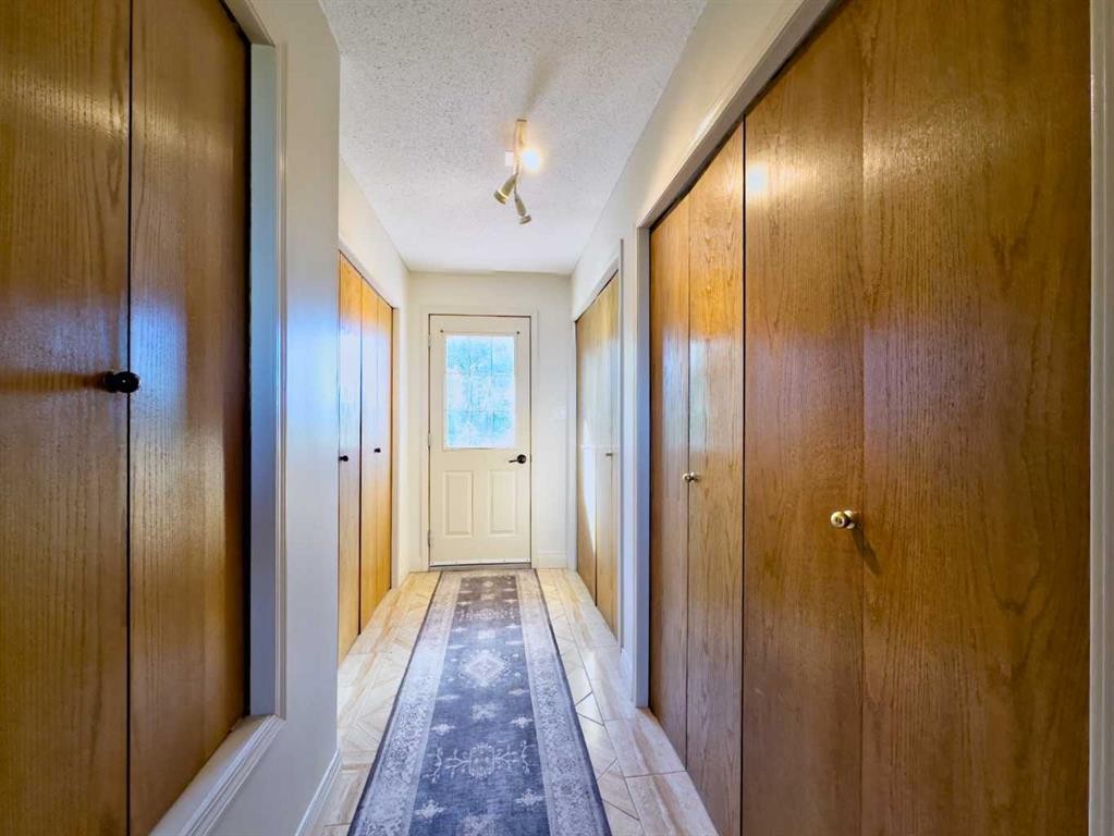 42082 Range Road 274, Hill Spring, AB - Indoor Photo Showing Other Room