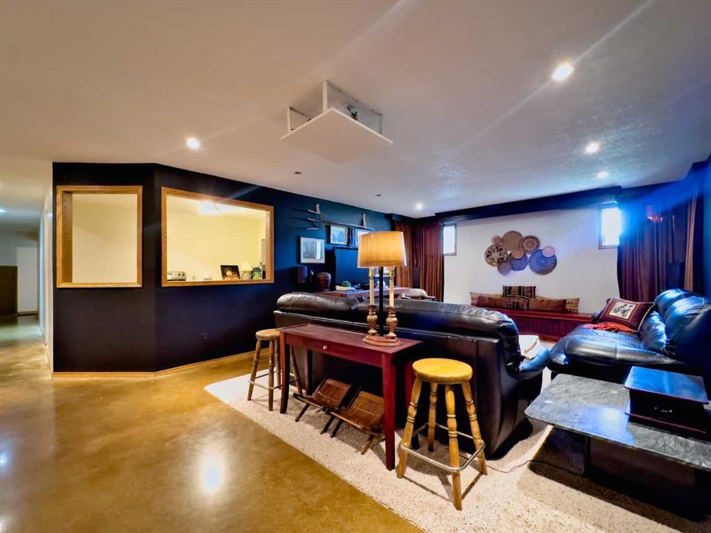 42082 Range Road 274, Hill Spring, AB - Indoor Photo Showing Other Room