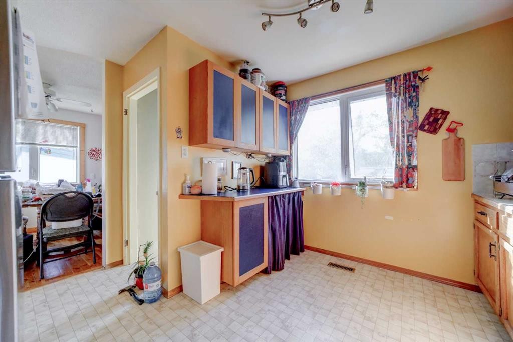 452 16 Street, Fort Macleod, AB - Indoor