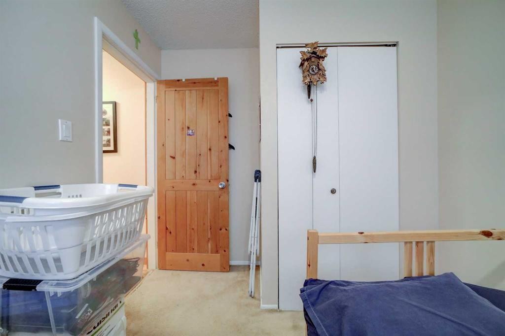 452 16 Street, Fort Macleod, AB - Indoor Photo Showing Bedroom